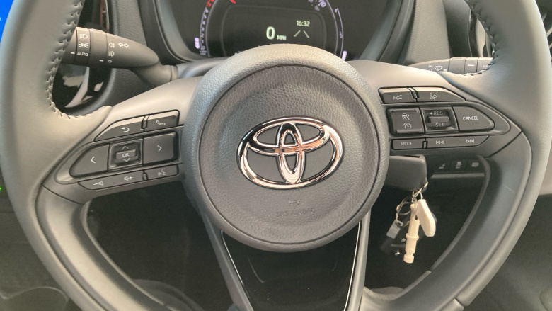 Toyota Aygo X 1.0 VVT-i Edge 5dr Petrol Hatchback